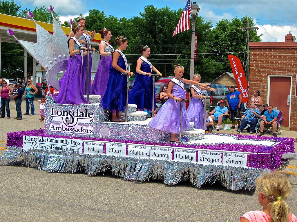Parade, Henderson, MN Sauerkraut Days parade in Henderson,… Flickr