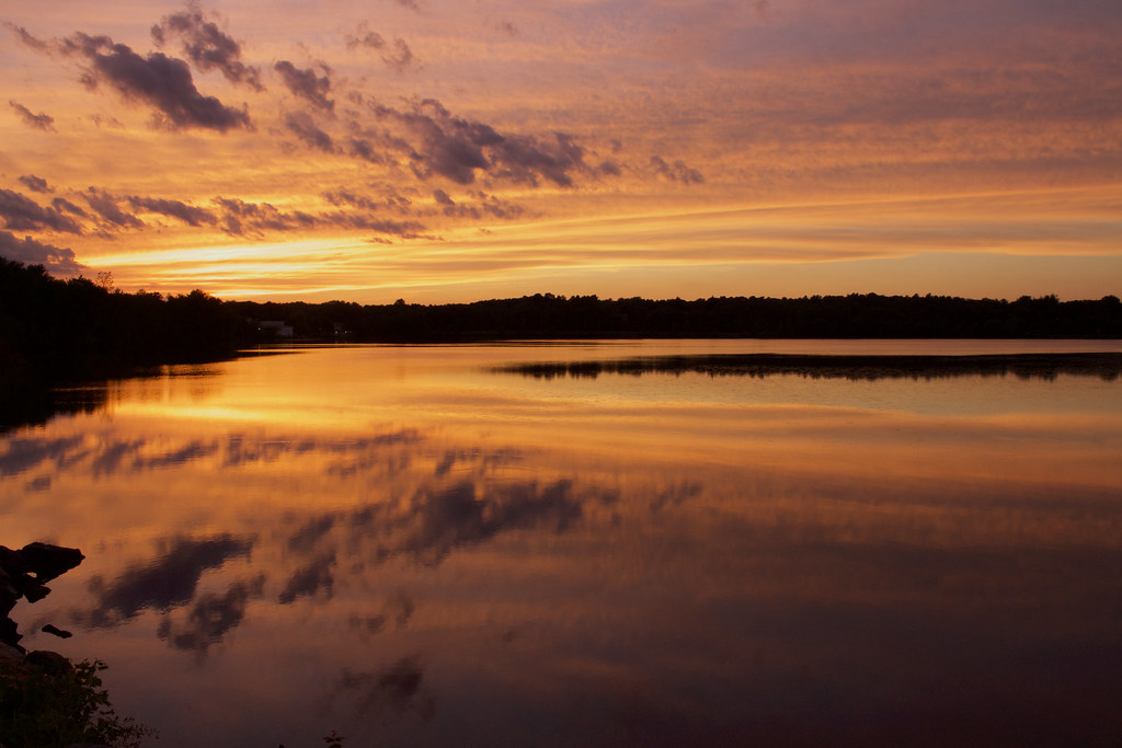 IMG_9754 Kiamesha Sunset Sunset over Kiamesha Lake, near … Flickr