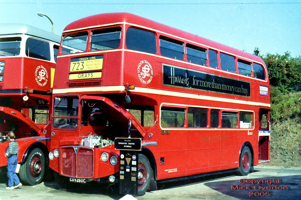 RCL2260 CUV260C Aldenham 1983 now back in Green Line colou… Flickr