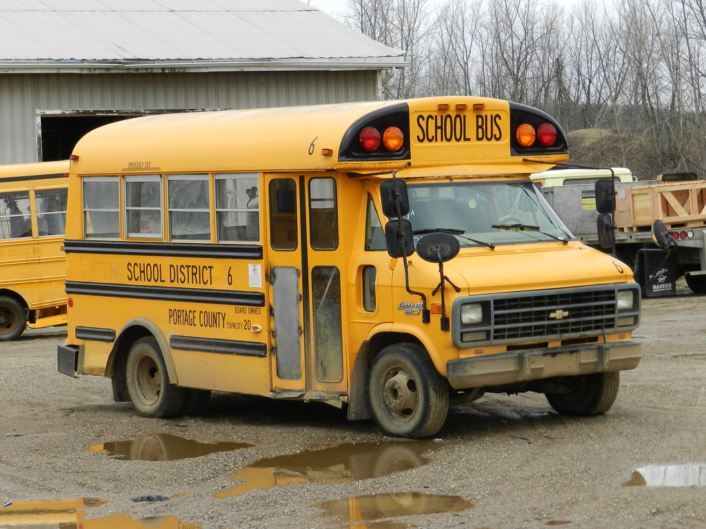 DSCN8110 Ravenna School District 6 1996 Mid Bus Guide DW… Flickr