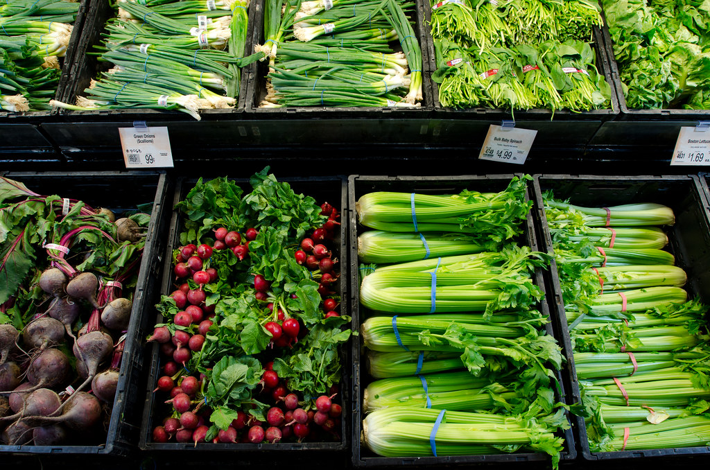 110303_CNPP_LSC_0100 Leafy green produce at a grocery stor… Flickr