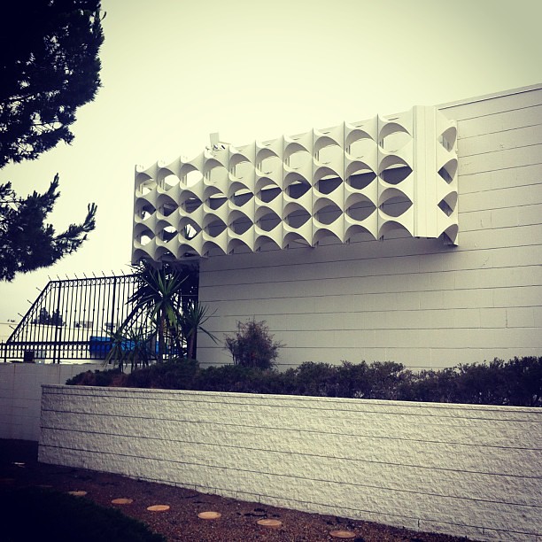 Office building in Kearny Mesa Drive by shot with my iPhon… Flickr