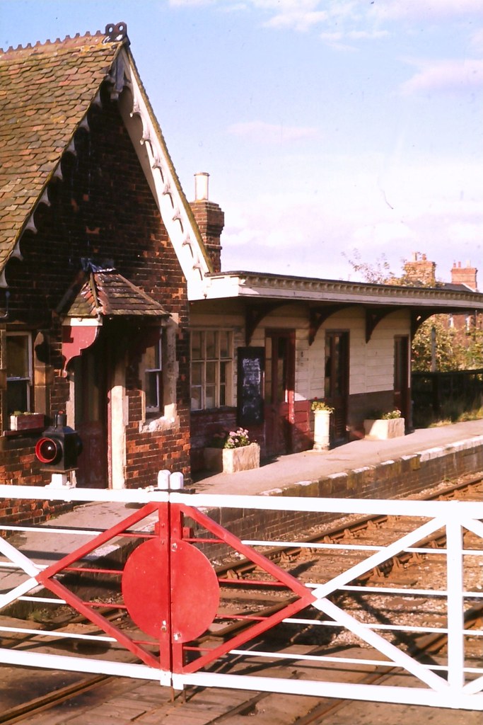 74 277 210974 Claydon Station A view of Claydon Station an… Flickr