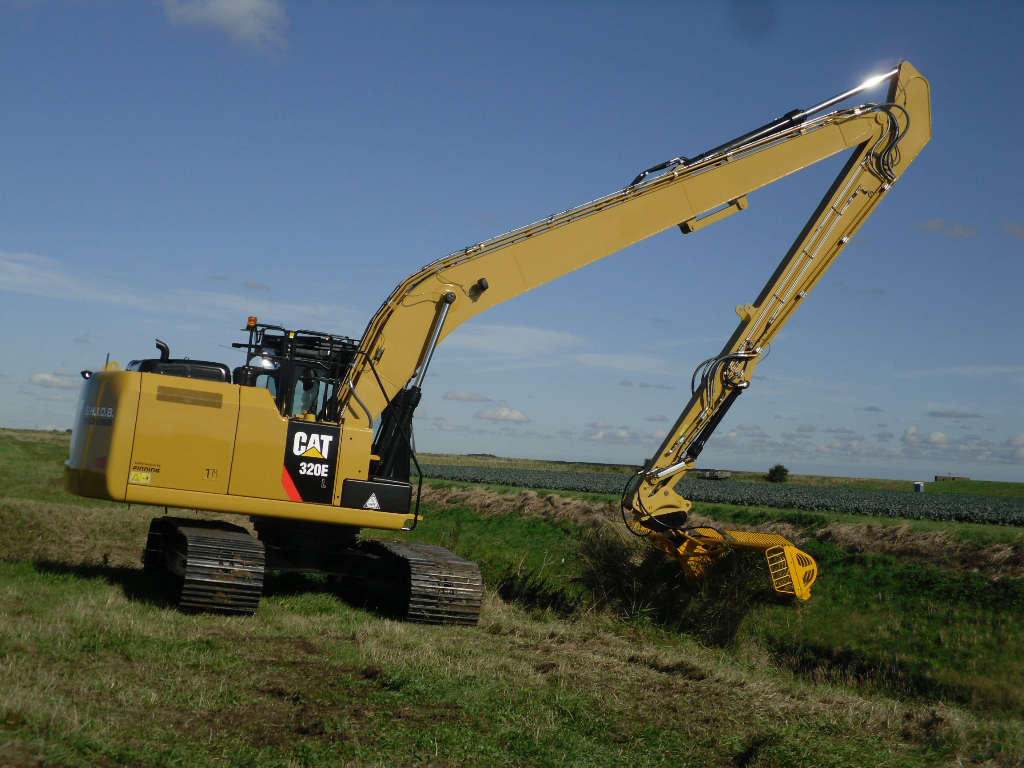 Cat 320E Super Long Reach Excavator A Cat 320E Super Long … Flickr