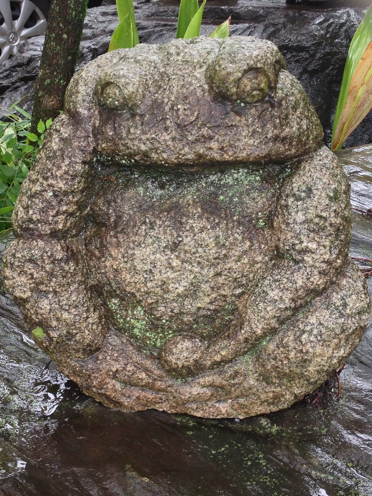 Stone frog statue Brian Suda Flickr