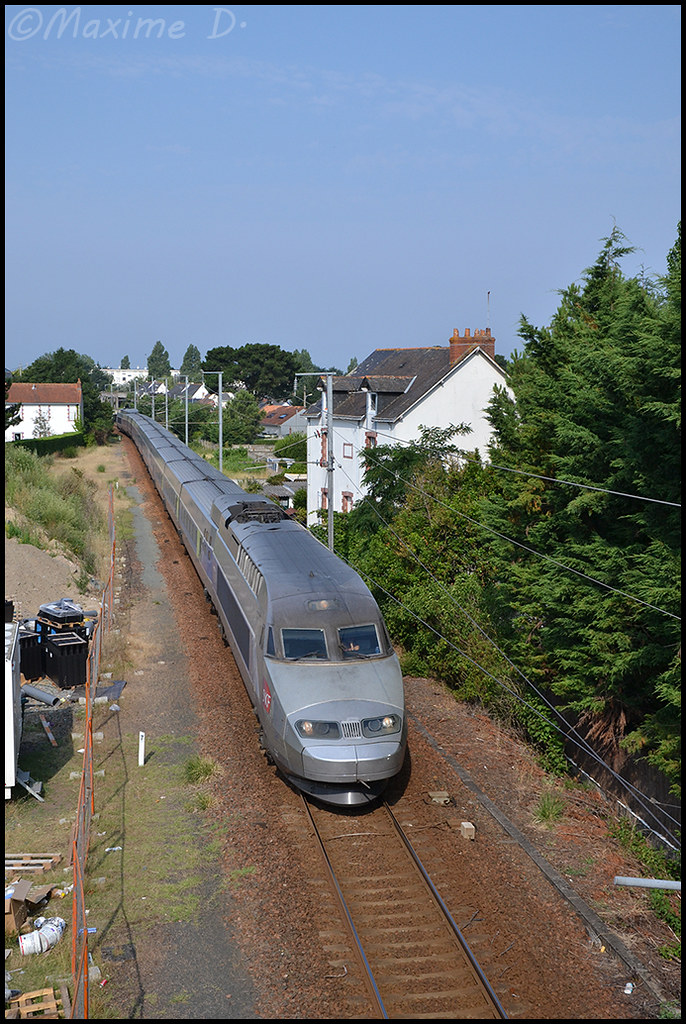 TGV entrant en gare de La Baule Escoublac Transport de