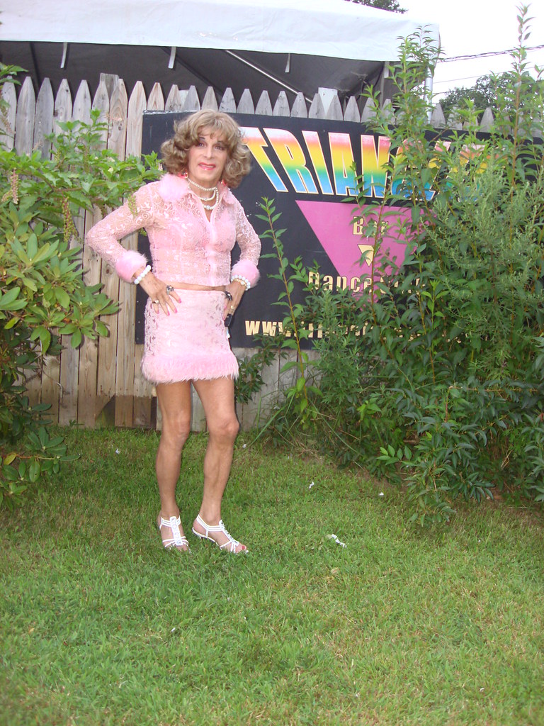 going to Triangles Cafe party, Danbury, CT Taylor Flickr