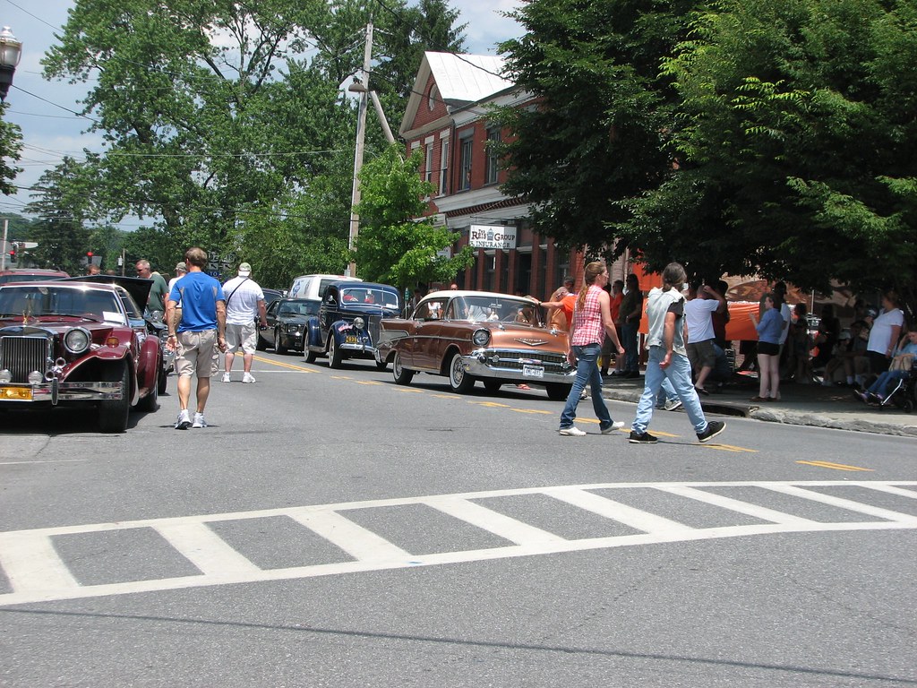 OLD CARS IN SAUGERTIES NY JULY 2013 Seen at the sawyer mot… Flickr