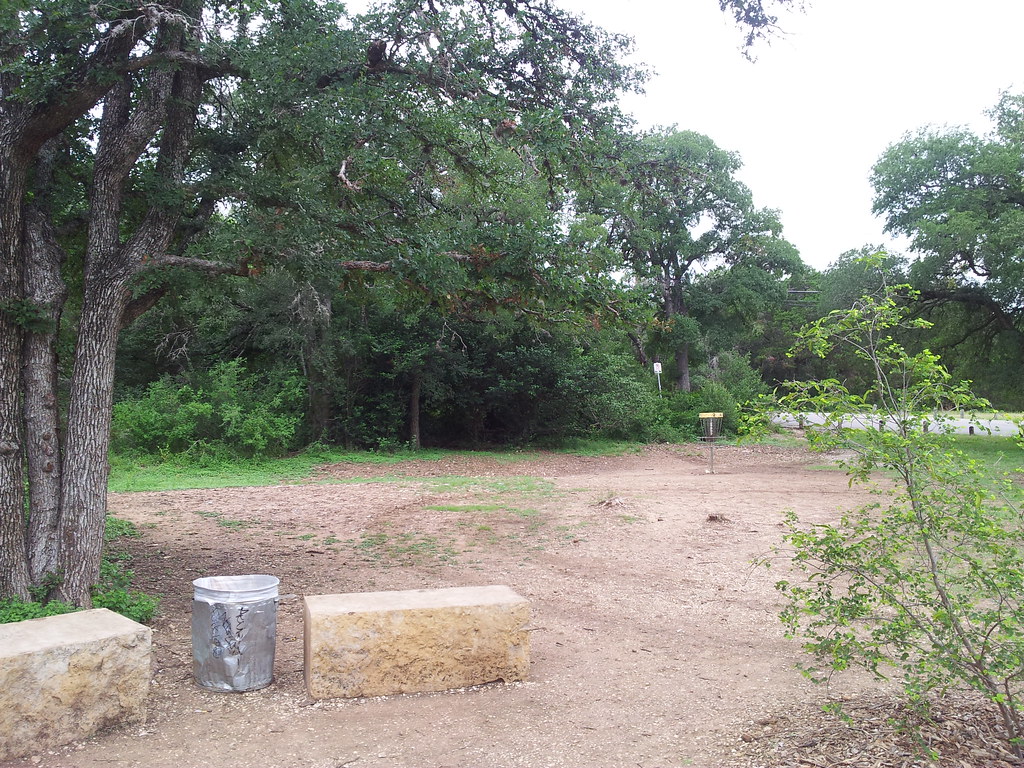 Zilker Park Disc Golf Course 1 Playing a little Disc golf … Flickr