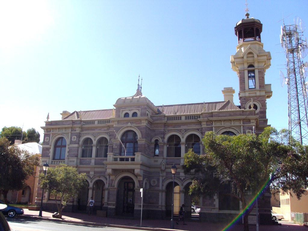 Broken Hill Town Hall built 1890. Old and new towers in hi… Flickr