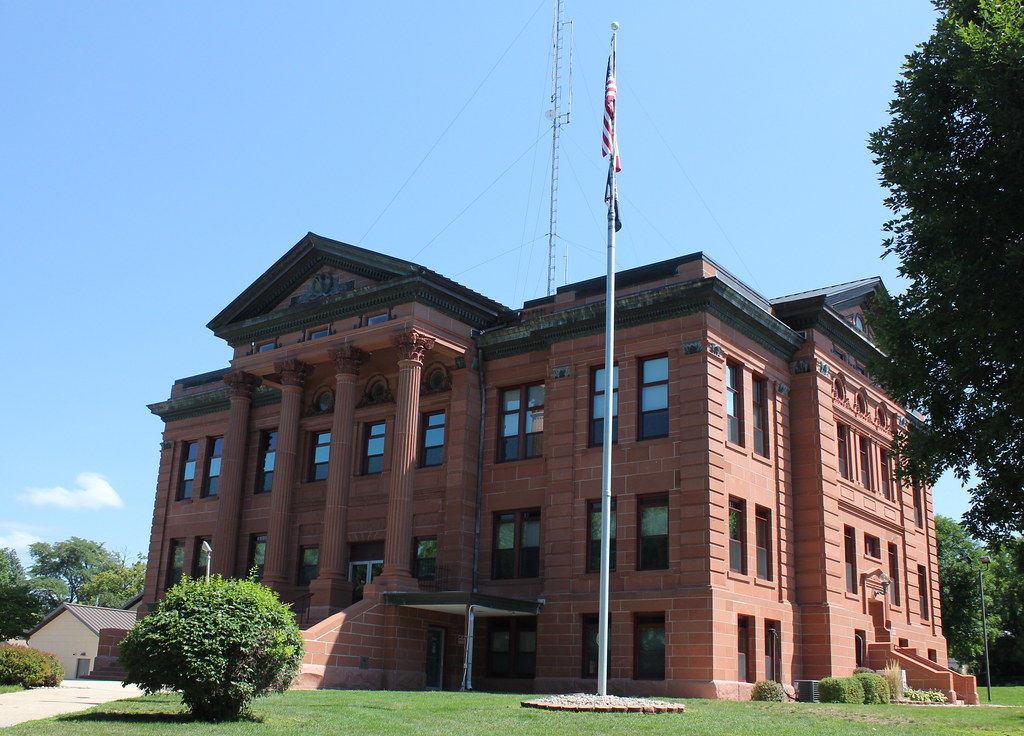 Plymouth County Courthouse Le Mars, IA Tom McLaughlin Flickr