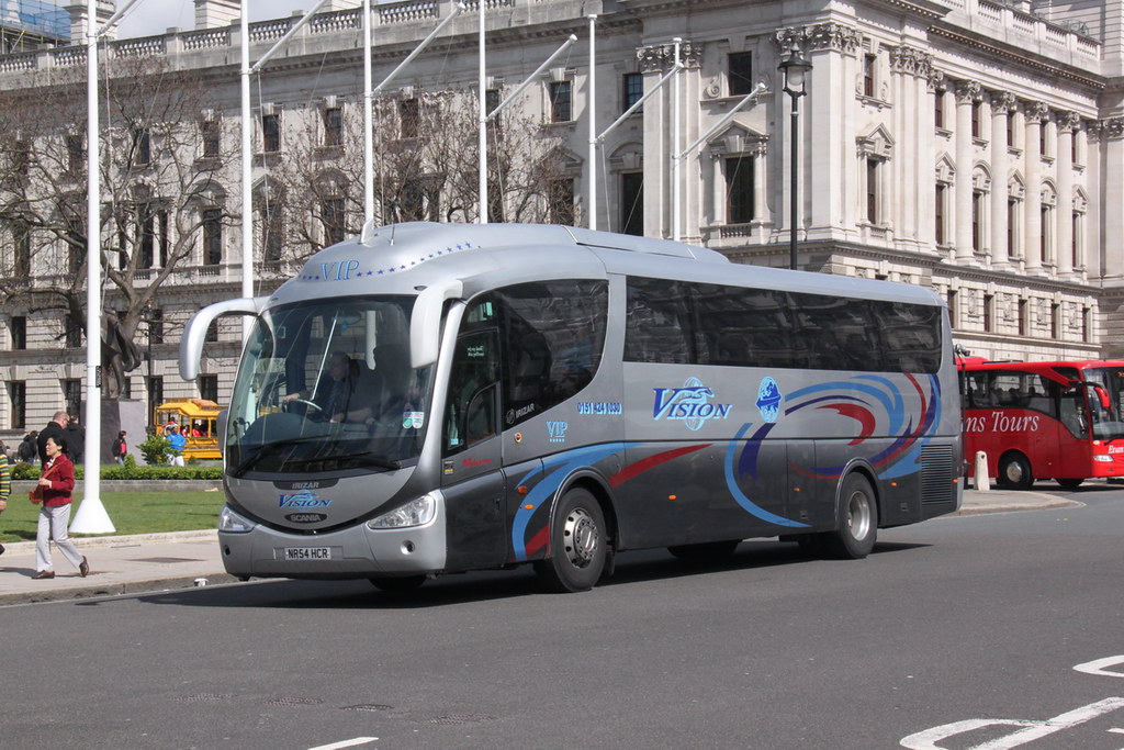 106715 Huyton Mini Coaches, Widnes (CH) NR54HCR Parliament… Flickr