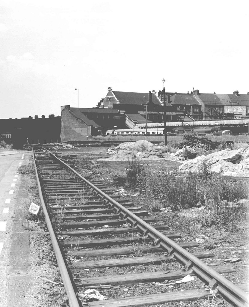 Goodmayes station (8), 1975 Bluepelicanrailway Flickr