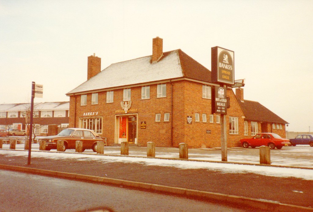 Spread Eagle, Broad Lane South, Wednesfield 1981. Still in… Flickr