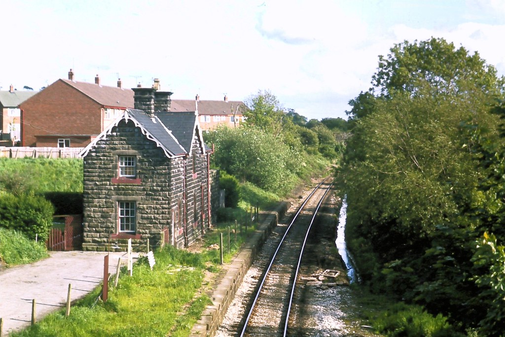 72 117 310572 Helsby and Alvanley Station Helsby and Alvan… Flickr