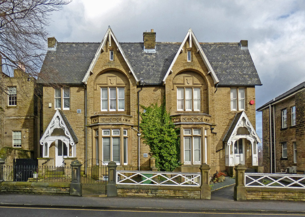 7476 New North Road (Lyndhurst), Huddersfield The houses … Flickr