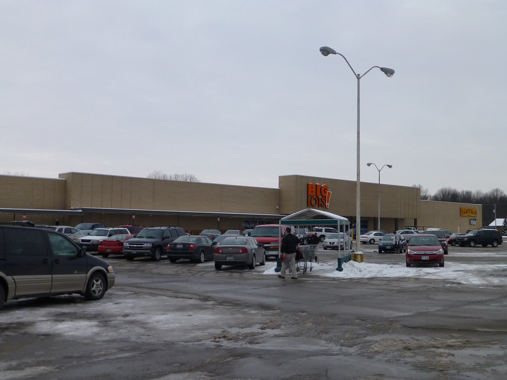 Big Lots in Austintown Ohio a photo on Flickriver