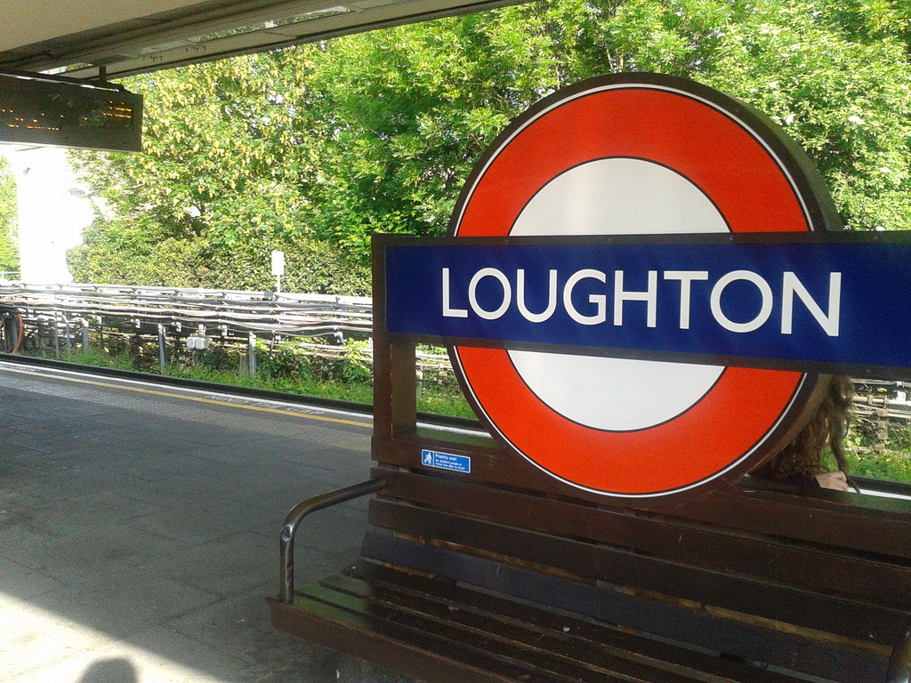 Loughton Station The Loughton Station roundel at the Centr… Flickr