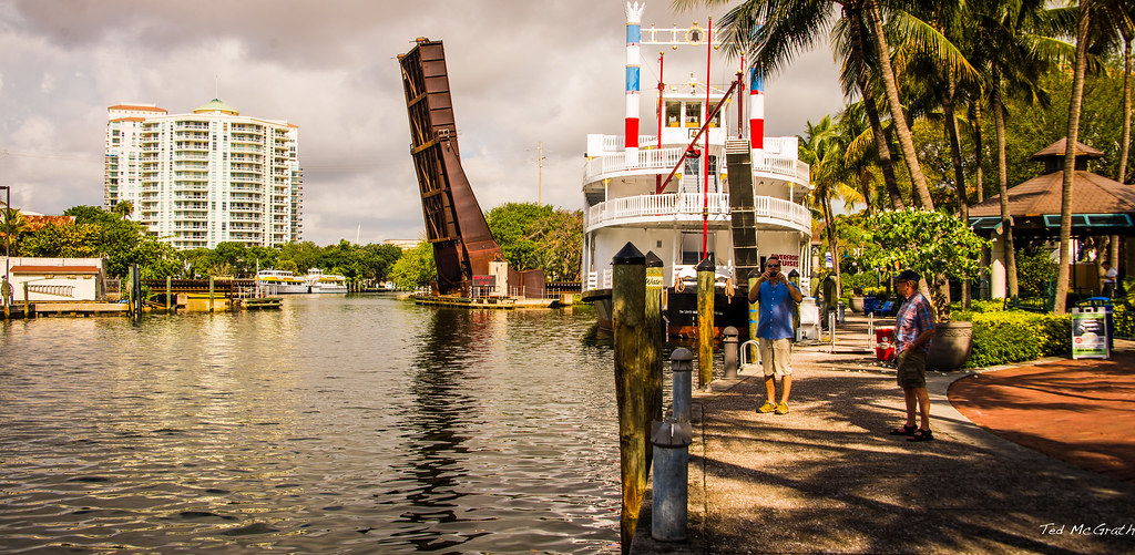 2014 Ft Lauderdale Riverwalk John and Jerry stop for