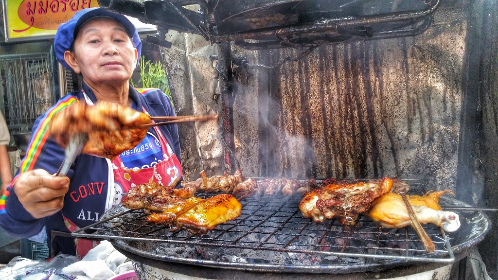 Grilled chicken She sells grilled chicken for 30 baht and … Flickr