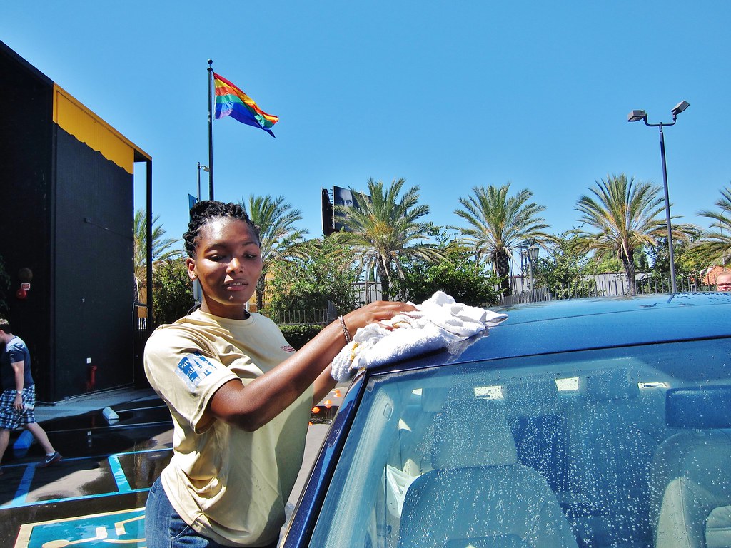 LGBT Youth Car Wash September 2013 040 Calvin Fleming Flickr