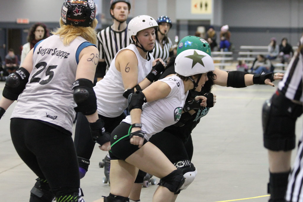 Coed roller derby scrimmage at Winter Warpath 2 (January … Flickr