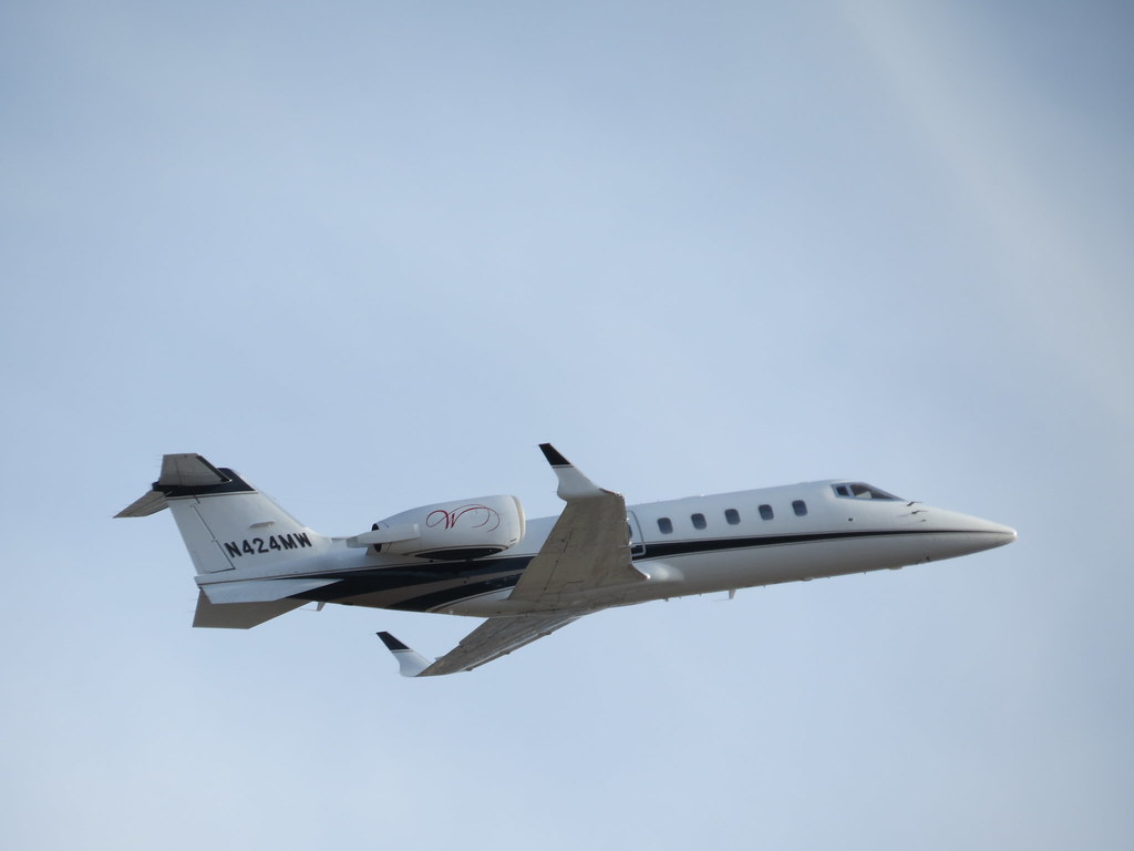 Kennard Warfield Jr.'s Learjet 60 N424MW Viewed from Landm… Flickr