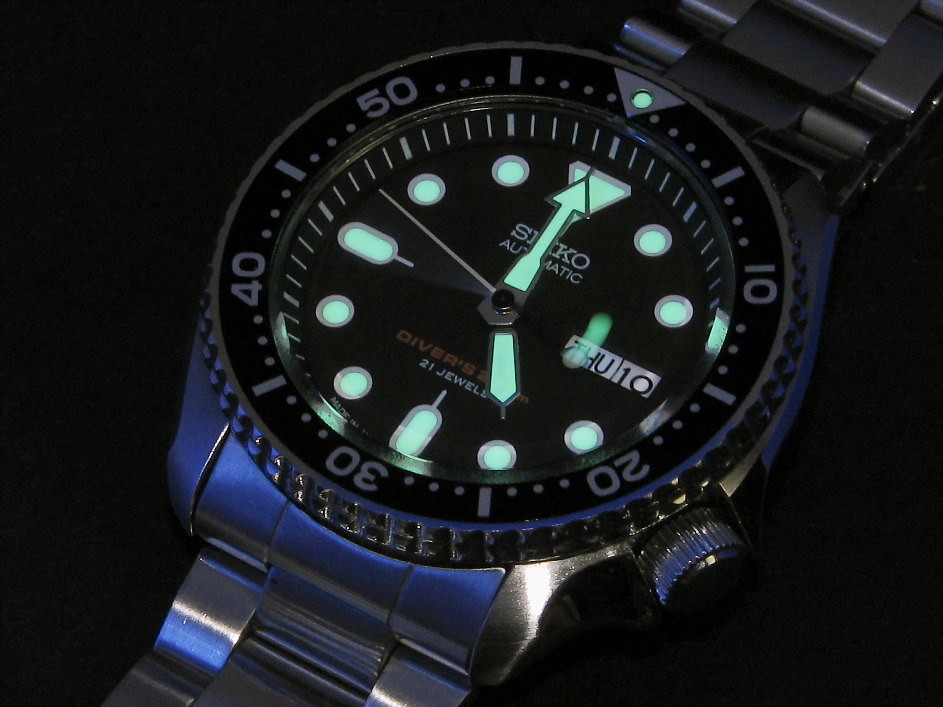 Arriba 77+ imagen seiko watch glow in the dark Thptnganamst.edu.vn