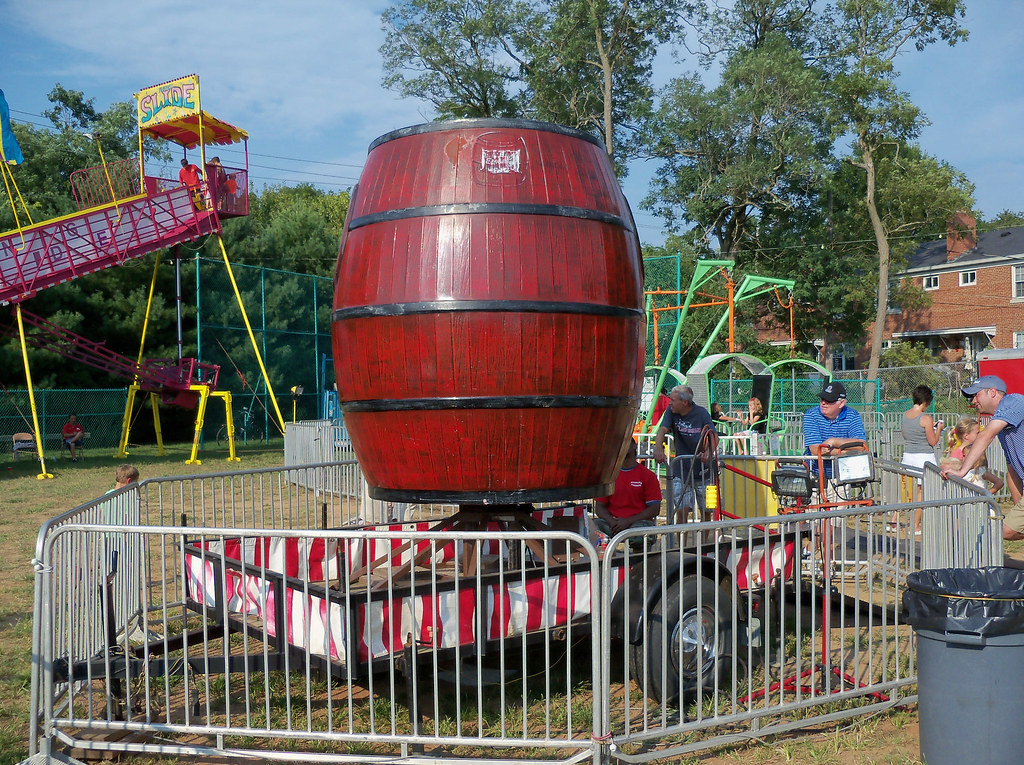 OH Worthington Barrel Of Fun Barrel of Fun ride at the S… Flickr