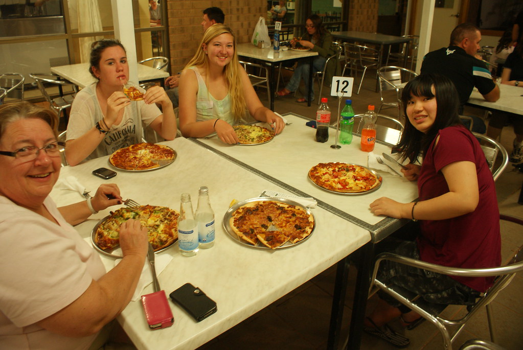 Nanako, Milena & Sierra Coober Pedy John's Pizza Bar 1 Flickr