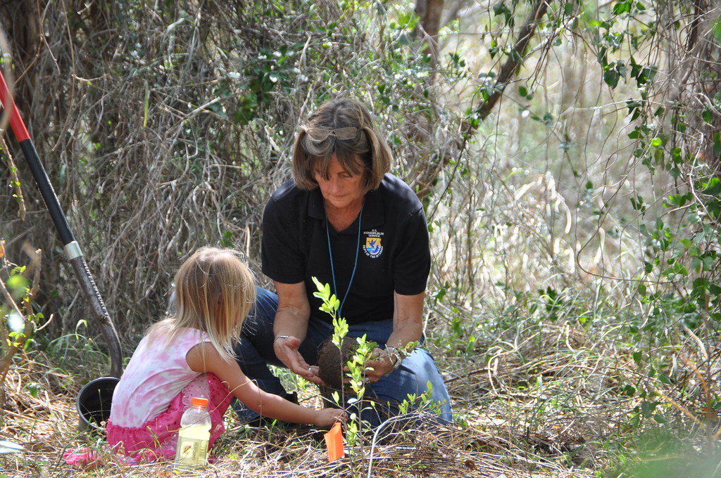 Connecting children with nature. Caribbean Islands NWR