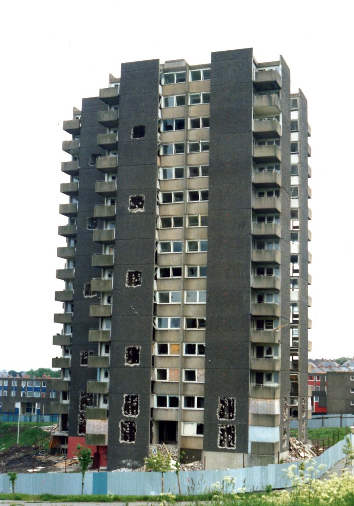 FLATS OFF BALMORAL DRIVE, FELLING 1989 (2) john m berry Flickr