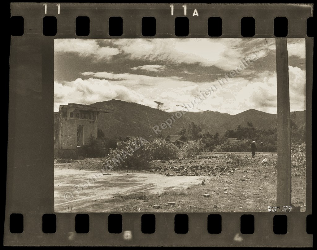 Displaying A Scanned Negative In Lightroom / Bridge of Dee (medium