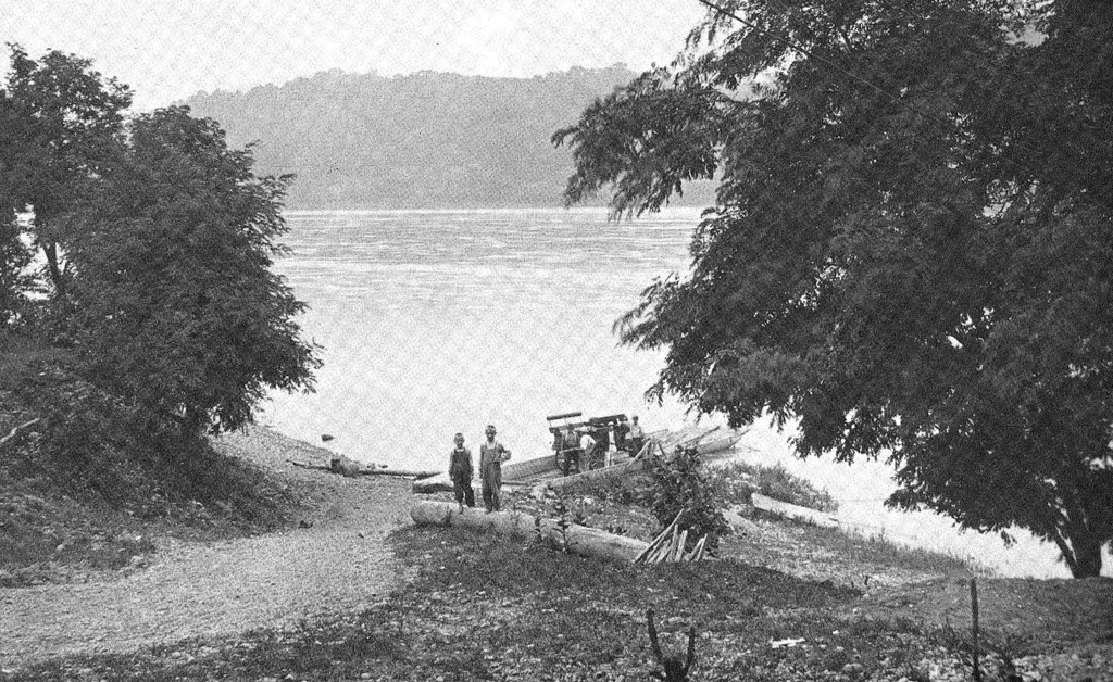 1923055 Hoovers Island 'ferry' landing. The boat, operate… Flickr
