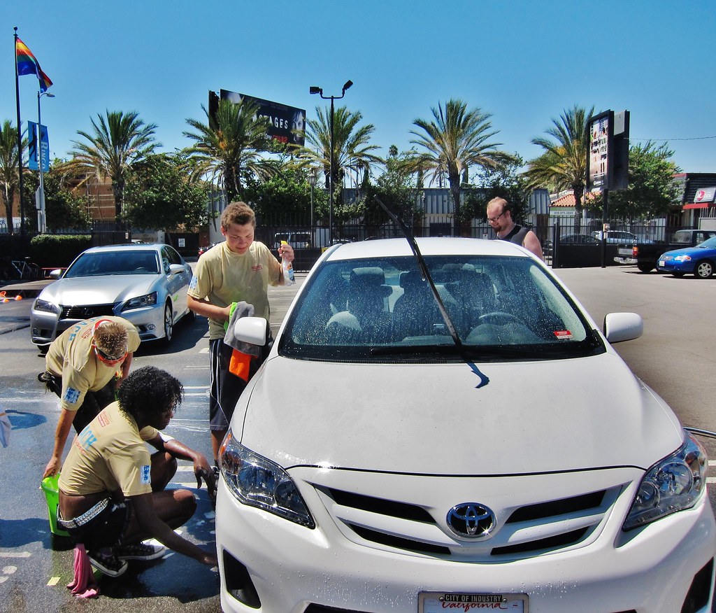 LGBT Youth Car Wash September 2013 053 Calvin Fleming Flickr
