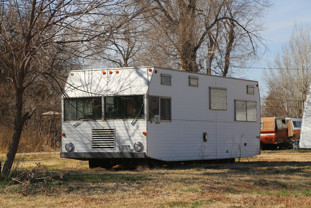 Motor Home, Clay Center Nebraska Now this is what I call a… Flickr