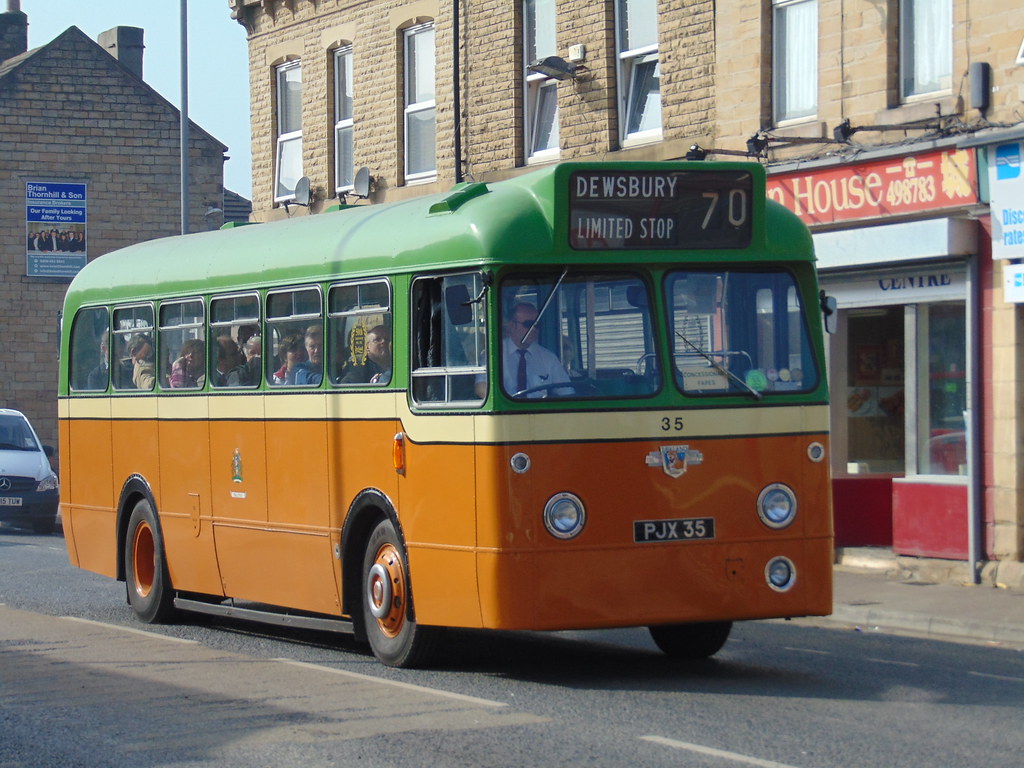 PJX 35 (35) HALIFAX CORPORATION DEWSBURY BUS MUSEUM OPEN D… Flickr