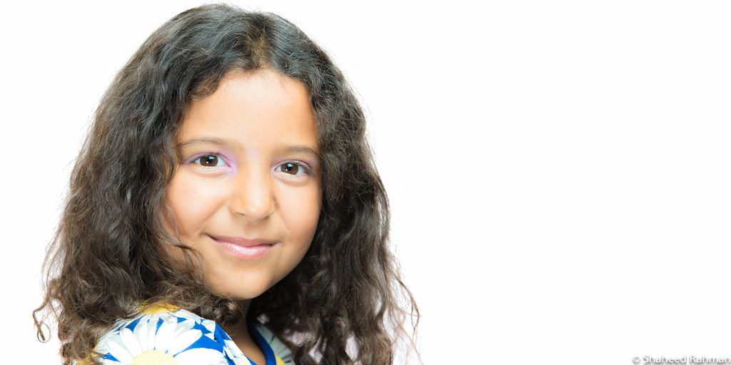 Sophia Rogue | Yongnuo trigger SB900 camera left below throu… | Flickr