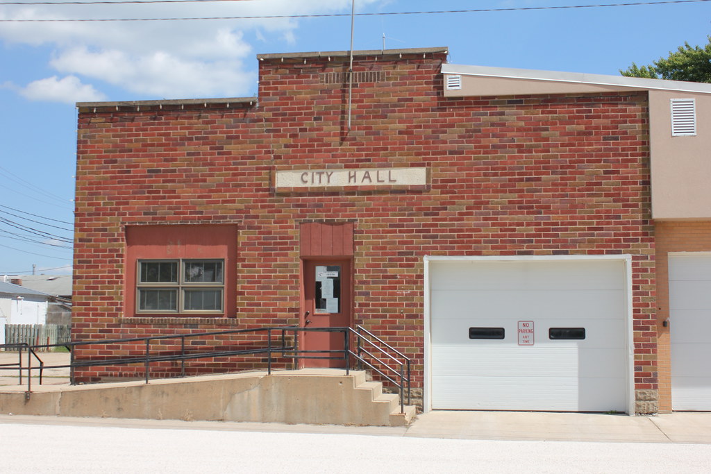 City Hall Graettinger, IA Tom McLaughlin Flickr
