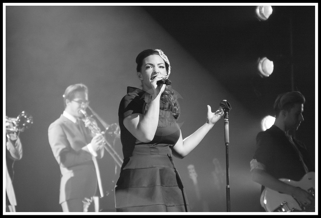 Caro Emerald Caro Emerald performing at The Lowry, Septemb… Flickr