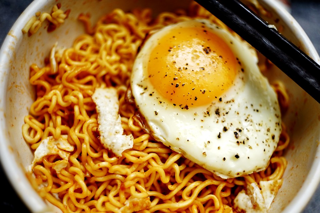 Mi Goreng Instant Noodle /w Egg Canon 35mm f/2 (LTM) with … Flickr