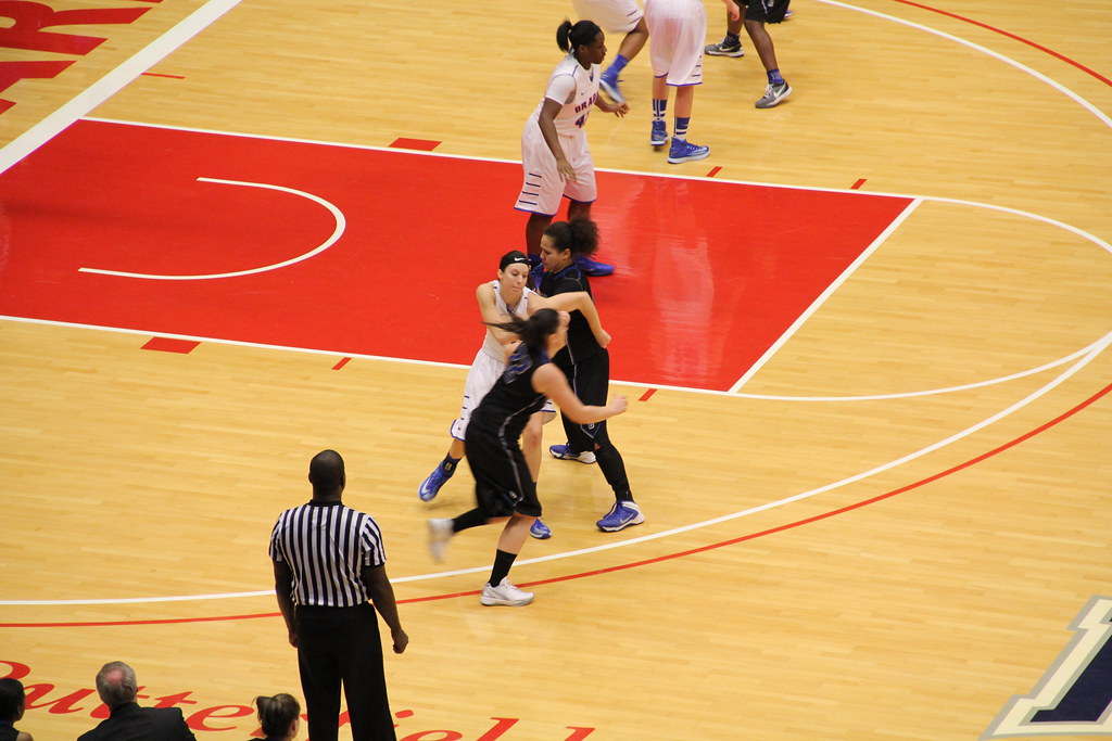 Barton women's basketball at Hutchinson CC 2014 Flickr