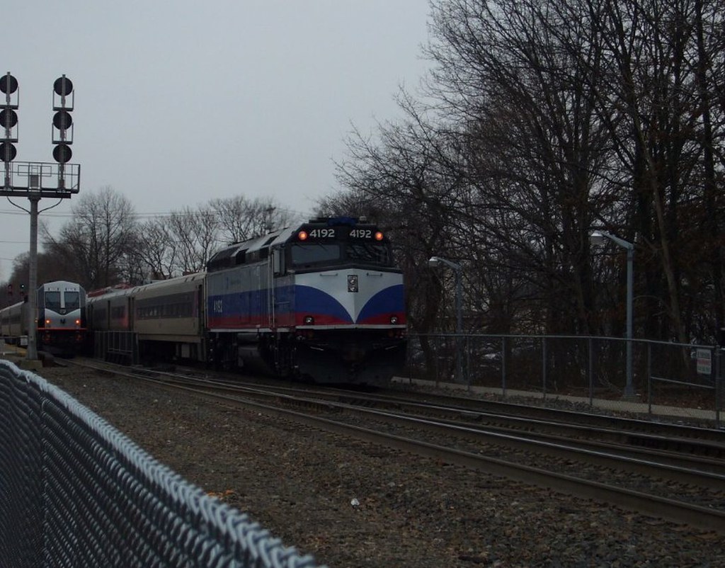 MetroNorth F40PH2CAT 4192 on Port Jervis train 64 Flickr