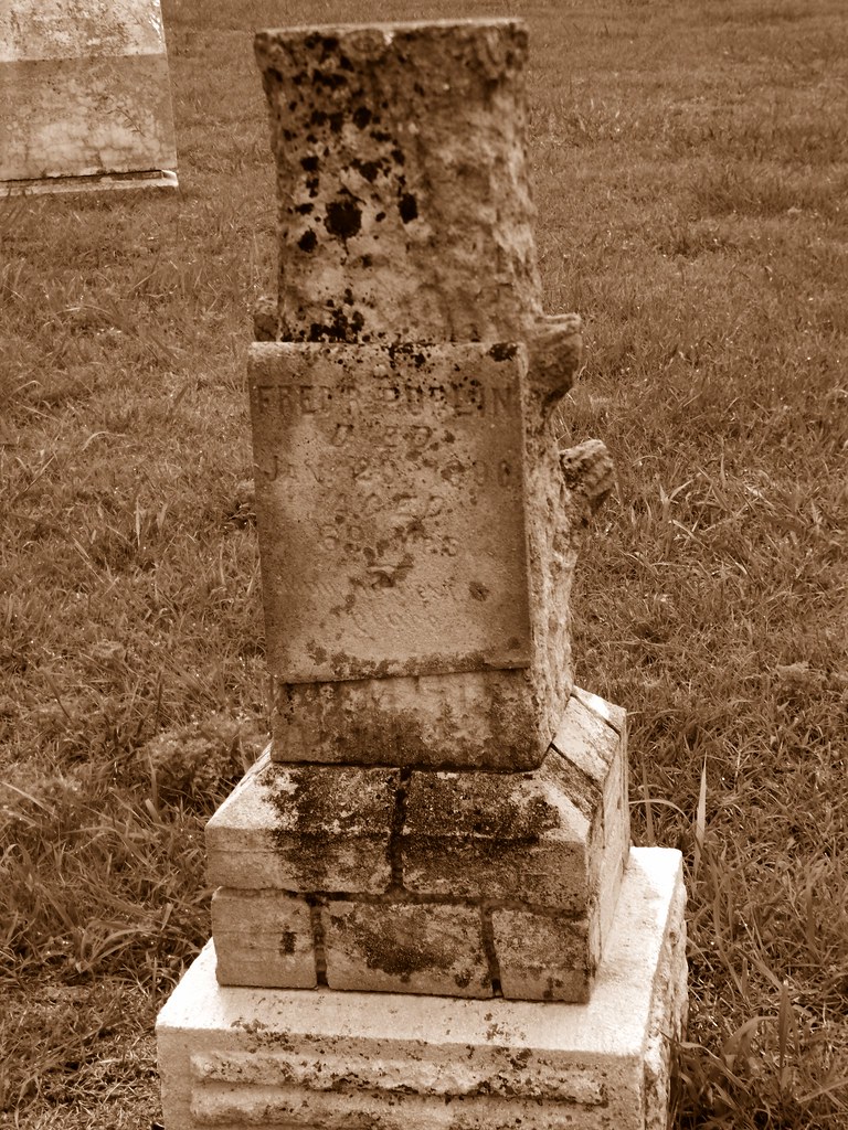 Gracelawn Cemetery in Edmond, Oklahoma Kevin Ellison Flickr