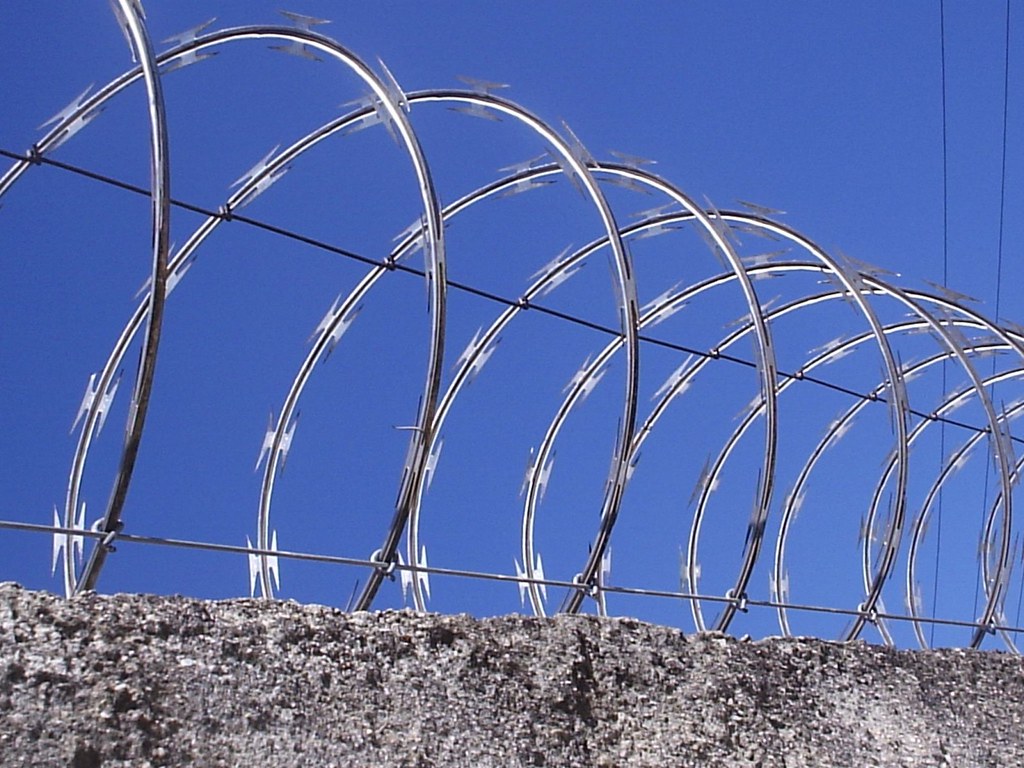 Fullbox Security Concertinas e Redes Laminadas Fullbox Concertinas