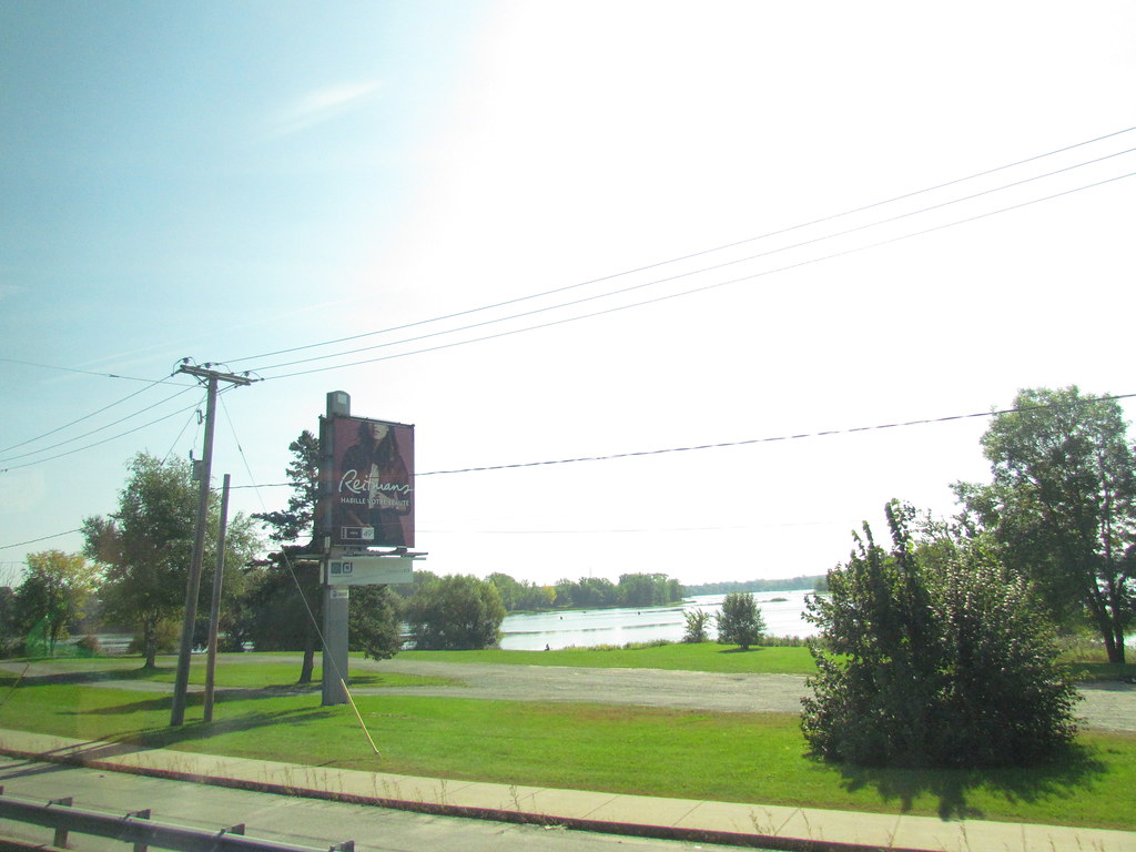 IMG_6469 Crossing Pont Taschereau from VaudreuilDorion to… Flickr
