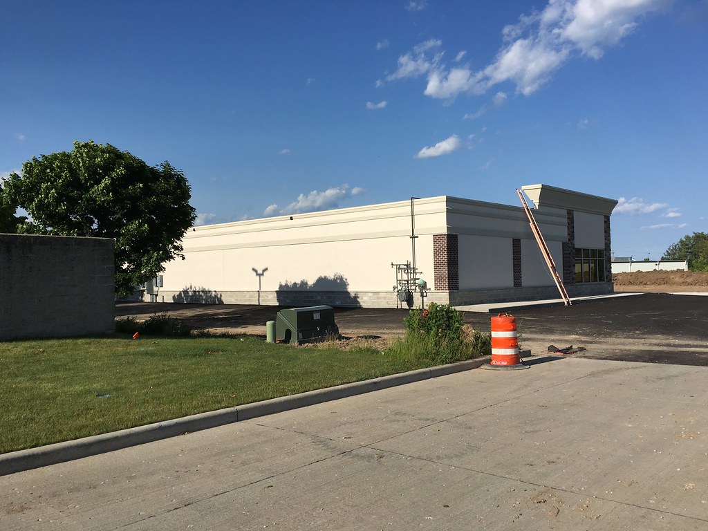 Future East Point Plaza Manitowoc, WI Construction wrappi… Flickr
