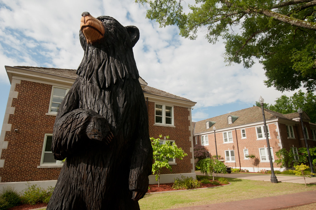 Bear statue finished The carving of a lifesized bear in f… Flickr