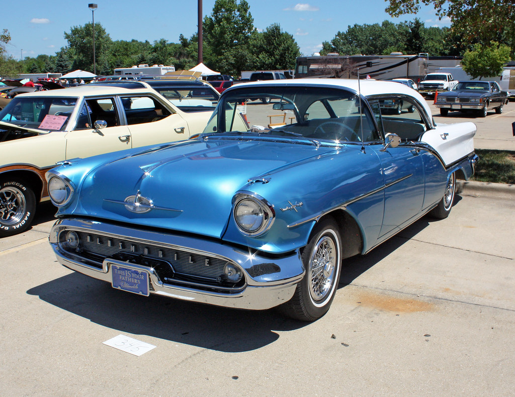 1957 Oldsmobile Starfire 98 Holiday Sedan (3 of 8) Flickr