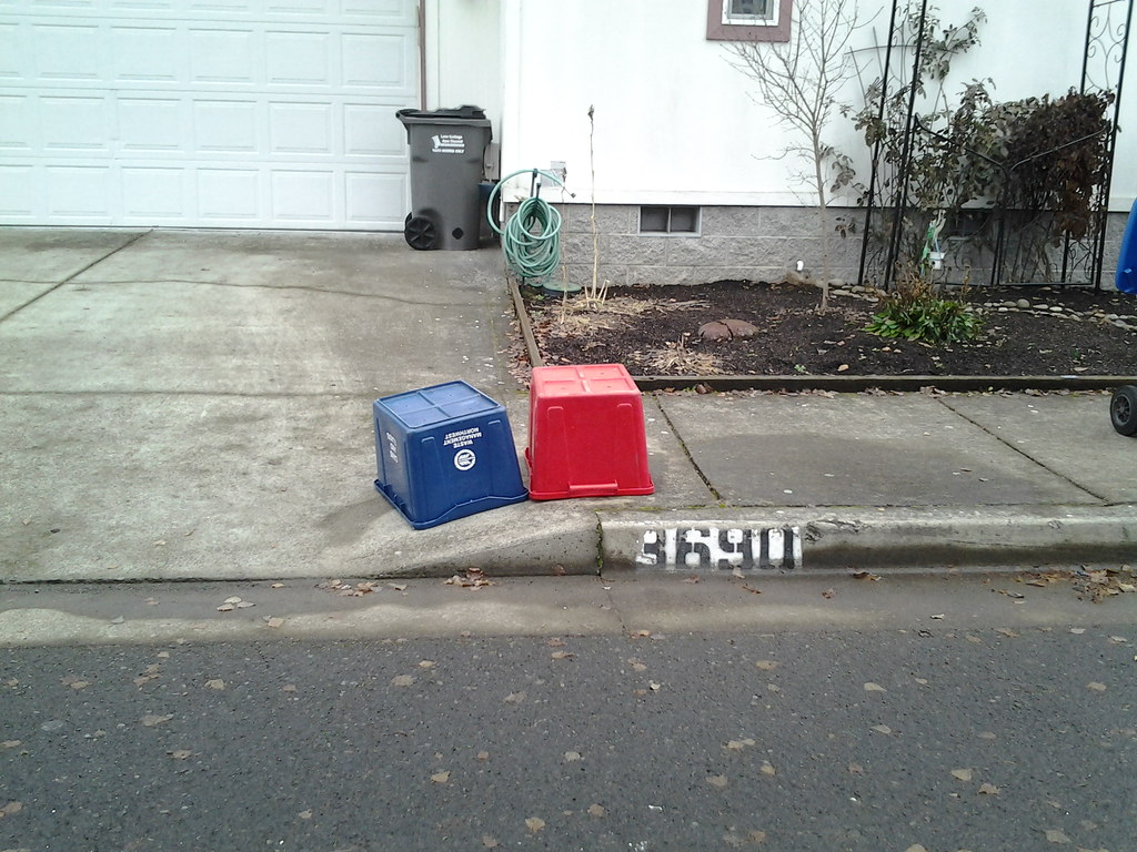 WM Northwest Recycling Tub (WMX) In Eugene, Oregon amrepmike Flickr